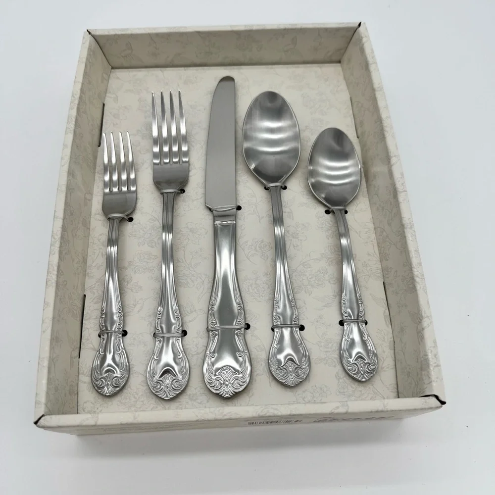 Pioneer Woman Agatha Flatware Silverware Set Service for 4 Stainless Steel New